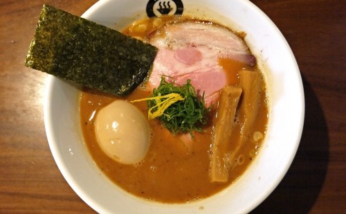 2年連続ビブグルマン店！ミシュランガイドも評価する豚骨魚介スープの上品な一杯『RAMEN GOTTSU』